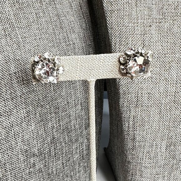 Vintage Signed Coro Rhinestone Screw-back Earrings Silver Tone Floral Design MCM - Picture 4 of 9